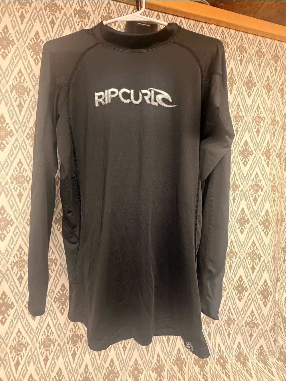 Rip Curl Black Long Sleeve Rash Guard swim shirt UPF 50+